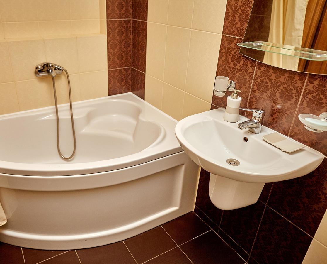 City Center Lux Family Apartment ヴィーンヌィツャ エクステリア 写真
